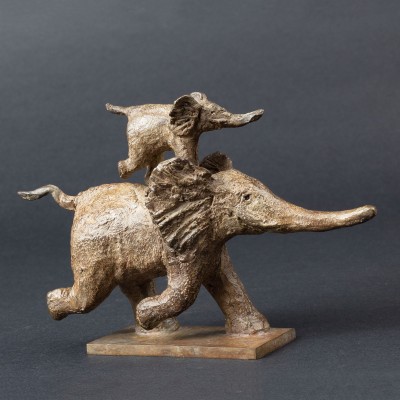 Sculpture bronze Equilibristes au jardin, statue animalière éléphant